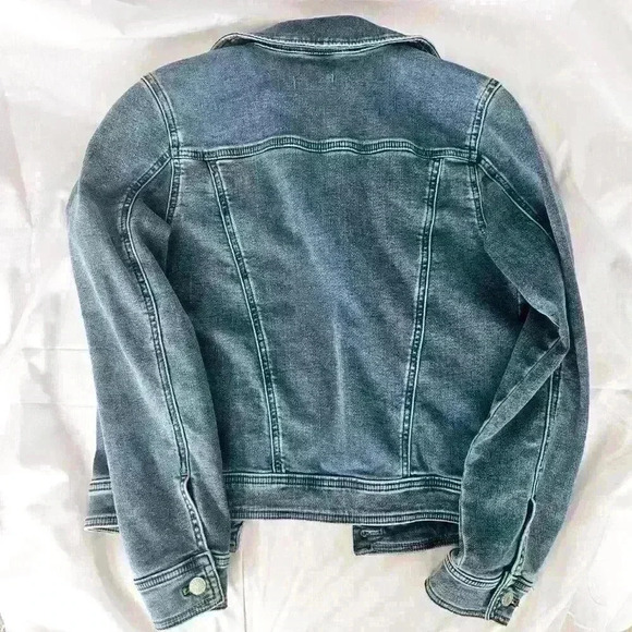 ✨Like New✨ Express Women's Light Wash Denim Trucker Jacket, Blue, Size XS - Picture 2 of 8